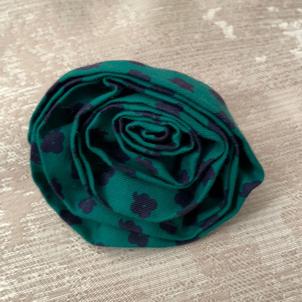Marc Jacobs flower pin